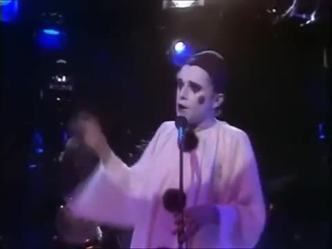 The Show Must Go On (Englisch-Französisch) Le Show Doit Continuer